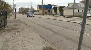 Driver crashes car into Winnipeg hair salon
