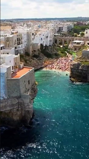 🇮🇹 Polignano a Mare: Italy's Stunning Cliffside Paradise! 😍