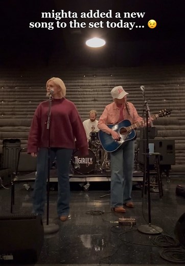 Any guesses on the name of the song 👀🌾💛 #newmusic #comingsoon #midwest #countrymusic #rehearsal