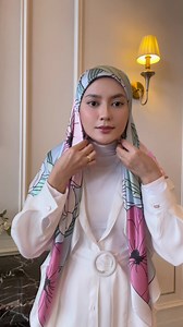 22 reactions | ✨ FREE hijab styling tutorial with Sugarscarf ✨ What...