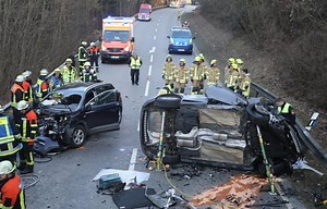 Frontalkollision auf der B20: Drei Verletzte