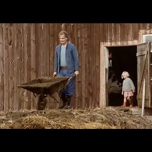 388K views · 2.9K reactions | Pfui Teufel, wieso darf man als Jüngste auch nichts? Lotta hat das Näschen voll und hilft mit Kinderlogik etwas nach. Weil Dung und Regen = schnelleres Wachstum Beides zusammen müsste ja Wunder wirken! 樂 #astridlindgren #lotta #krachmacherstraße #lottaausderkrachmacherstraße #kinderbuch #geschwister #großwerden #kinder #kindheit | Astrid Lindgrens Seite | Facebook