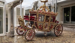 Handcrafted Royal Gold Carriage – Baroque Horse-drawn Coach, Velvet Interior - Etsy