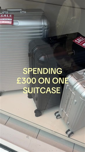 Packing Hacks: How to Pack a Pretty Suitcase for a Trip