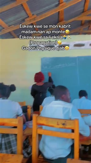 Ti madam nan Byen anfòm oui🤣😋#myco__g1 #🤣🤣#fyppppppppppppppppppppppp #haïtientiktok🇭🇹 #school @☆ 𓃵 ♤ @👦🏾🧍‍♂️!!! 𓃵