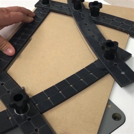 Create unique shapes, safe and fast with our Smart Frame System SFS!! Check out our site for more info. 🌐 www.mobilesolutions-USA.com | Mobile Solutions