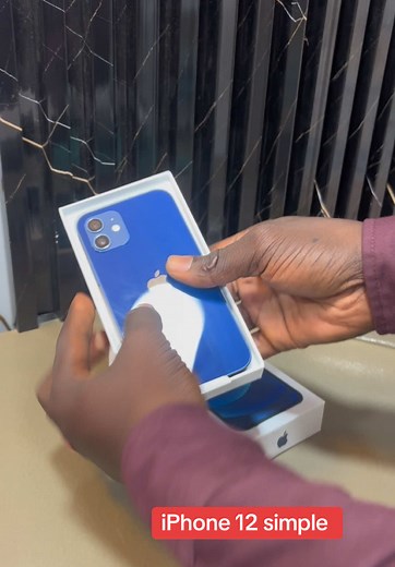 Découverte de l'iPhone 12 bleu neuf