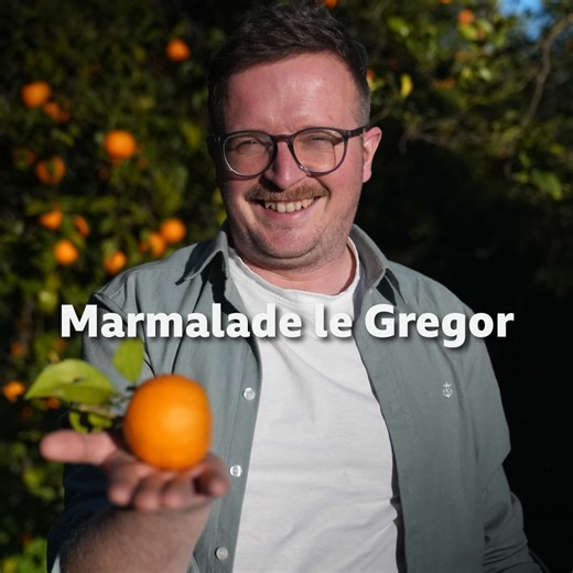 Marmalade mhilis - a bheil dad nas fheàrr aig àm na Nollaig? 🍊🍊🍊 Faic ‘Marmalade le Gregor’ air iPlayer a-nis, tha tòrr ann ri ionnsachadh 😋 | BBC ALBA