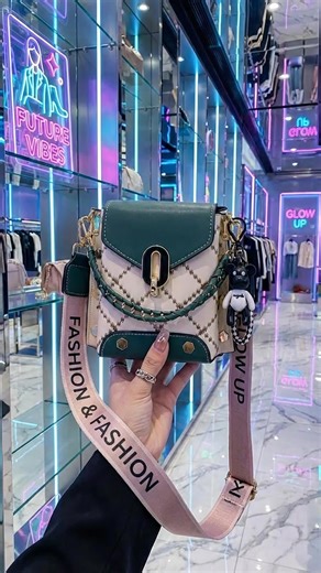 กระเป๋าผู้หญิงดีไซน์สวย สไตล์หวานหรู