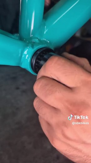 Como instalar central e pé de vela em bicicleta aro 29