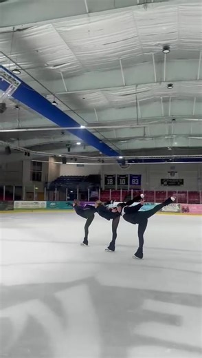 Synchronized Skating: Mastering Flexibility in Sport