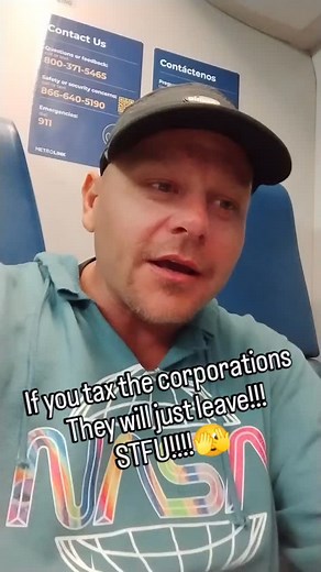 All the house slaves jumping out left field 樂藍 | Kevin Leland | Facebook