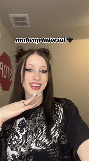 Step-by-Step Makeup Tutorial for Stunning Eyes