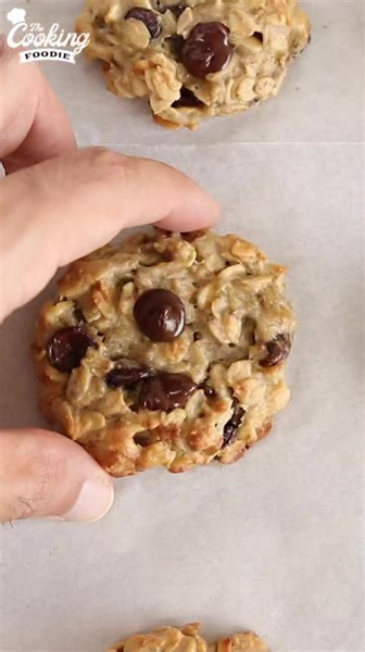102K views · 787 reactions | Oatmeal chocolate chip cookies  Get the recipe in the first comment  | The Cooking Foodie | Facebook
