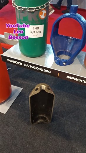 Recorriendo el stand de @inprocil.sa en la @expoferreteraar para mostrarles los tubos por dentro,lo conocían ?? #leobesson #herramientas #parati | Herreria Leo Besson