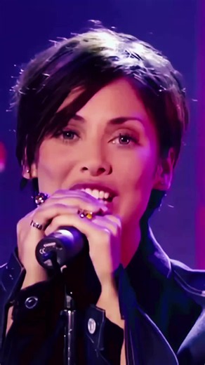 Natalie Imbruglia – Torn (National Lottery Live, Sept 1997)