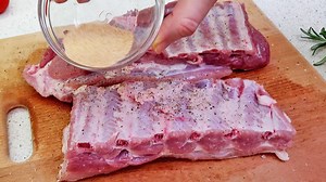 Pozvolna pečená vepřová žebra: Manžel přitáhl recept z Kanady a přiznám se, že takový domácí gastronomický zážitek jsme neměli už roky!