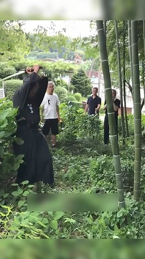 How Sharp Japanese Sword Is #highlightseveryonefollowers #facts #interesting #shorts #DYK #japanesesword @followers | Rosh Ali