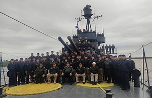 Cañonero “Paraguay” completa su primer viaje  con propulsión propia en décadas - Nacionales - ABC Color