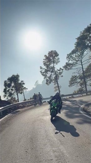 Zx10r HILLS💚👀 #trendingshorts #zx10r #rider #superbike