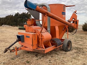 Bear Cat 950 Grinder Mixer With Scale | Agriculture