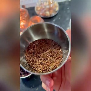 43 reactions · 6 comments | ماسك مرطب و معالج لتقصف الشعر من اول استعمال جربوه بنات و خبروني ✌ ⛔️اللي شعرها مصبوغ لا تستعمل الكركديه  #ماسكات_طبيعيه #عناية_بالشعر #عناية_بالبشرة #ماسكات_شعر_تطويل_تنعيم_تكثيف_قطر #صناعه_منزليه #handmade #cosmetiquenaturelle #masquecheveux #routinebeaute #soincheveux | Hourbeauty | Facebook