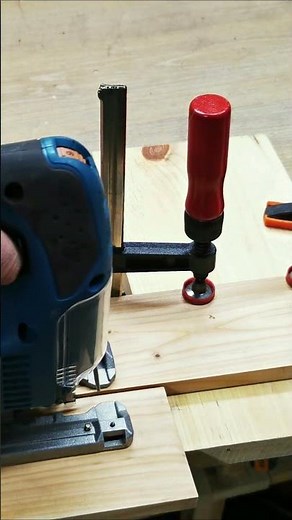Cutting straight lines with a jigsaw