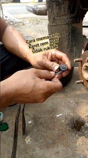 Cara memasang karet rem mobil agar tidak ruksak ‪@trisnomechanic6985‬