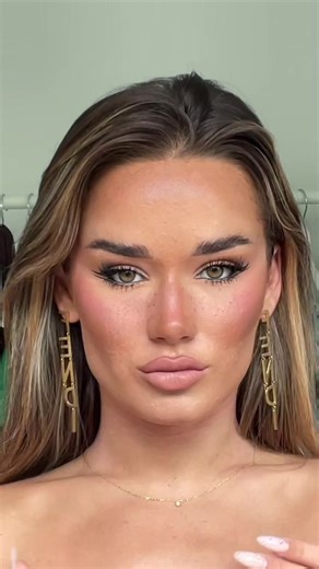 Isabelle Clarke Nude Update: Skin Insecurities and Self-Acceptance