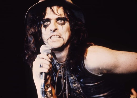 Watch Alice Cooper controversially inaugurate 'In Concert'