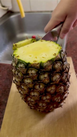 Tutorial ngupas nanas di Luar negeri #food #mukbang #yukkulinerbareng