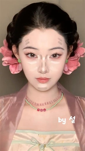 한국식 슬림 페이스 내추럴 메이크업 튜토리얼 10초 만에 완성! 🫣 #숏츠 #바이럴 #뷰티 #두인 #메이크업 #에리카설