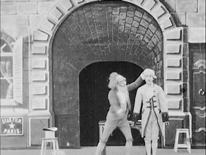 La danseuse microscopique AKA Marvellous Egg Production AKA The Dancing Midget