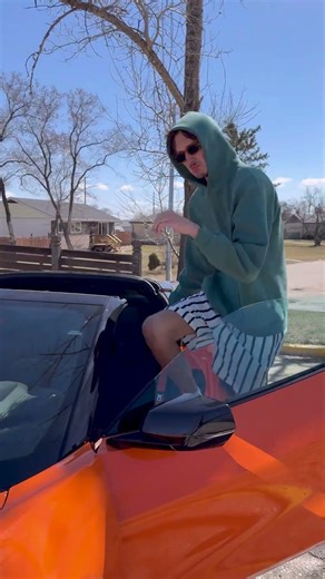 Can a tall person drive a Corvette?