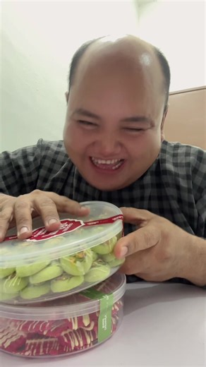 Kuih Raya di HQ Damiral: Rasa yang Unik