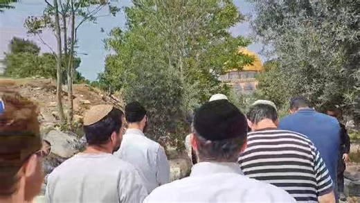 YOM HAZIKARON SIREN HEARD ON THE TEMPLE MOUNT The traditional Yom HaZikaron (Israel Memorial Day) 10 AM siren sounded throughout the entire land of Israel, was heard today by worshipers on the Temple Mount. | The Temple Institute