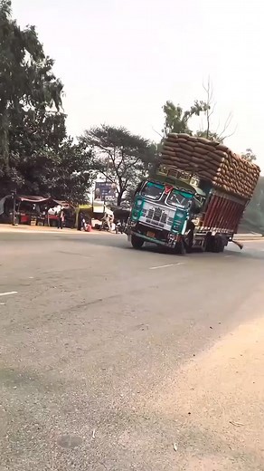 168K views · 2.1K reactions | Truck Overloding solution Road #shorts | সুপ্ত জ্ঞান | Facebook