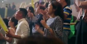 @Mui，愛徒草蜢三型男演唱會，一起與觀眾樂迷唱跳失戀。 | 百变梅艳芳 我们的超级偶像 ASIAN LEGEND ANITA MUI