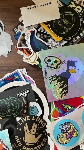 Suffering from sticker paralysis? Turn your stickers into magnets and move them around whenever you want - no commitment necessary. 🧲 Check out our full step-by step guide here: https://learn.lbrn.info/laser-cut-fridge-magnets/ #lightburn #lightburnsoftware #lasercut #lasercutting