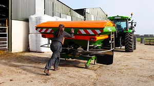 Amazone ZA-V range of Spreaders, Precision in mineral fertiliser application 👌🏻 Single press base hopper without corners and edges ensures the lowest residues and easy cleaning ✅ Hydraulically or electrically border Limiter spreading device for the precise side, border and water course spreading ✅ Compact, tight closing, operator-friendly roll-over hopper cover ✅ AMAZONE - ZA-V 🟢🟠 TAMS grants on GPS spreaders applicable for all farmers #Amazone #ZAV #GPS #spreader #tams | Farmhand LTD