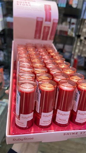 TweeBlush on Instagram: "Ruby rose stick highlighter 🔥🔥🔥 #rubyrose #darelbeida #tweeblush #alger #dz #beauté #original"