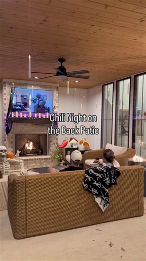 Chili night on the back patio #vlog #dayinthelife #cookingvlog #explorepage #backpatio #backyardvibes | Tylergrowthlife