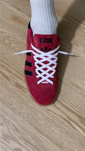 How to tie shoe laces in snaekers#sneakers #shoes #adidas