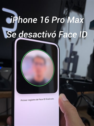 iPhone 16 Pro Max Se desactivó Face ID Una de las fallas más comunes y al mismo tiempo más sencillas de reparar es definitivamente el Face ID. Como técnico es indispensable dominar esta reparación y más aún si se es principiante, ya que no requiere soldar nada y ni siquiera es necesario un microscopio. #iphonerepair #microsoldadura #reballing #iphone #faceid