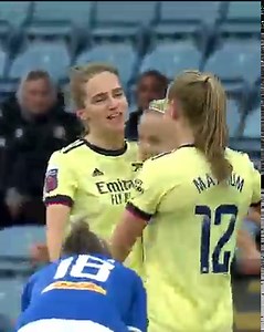 Arsenal score 𝗳𝗶𝘃𝗲 to keep pressure on Chelsea 👏 🎥 LCFC Women 0️⃣-5️⃣ Arsenal Women | Barclays Women's Super League