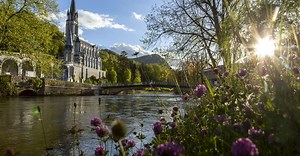 LE SANCTUAIRE NOTRE-DAME DE LOURDES - Lourdes