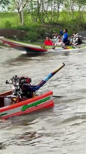 Travelling in super boat