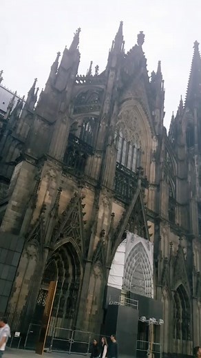 Exploring a Stunning Gothic Cathedral Architecture