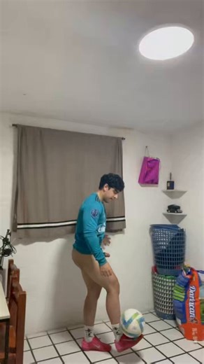 RT @Elbicho1675: Video completo de cómo dominó el balón en mi only fans y grupo de telegram 🥵Only: https://t.co/J94q5fpNFgTelegram: +5266…