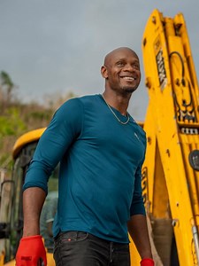 Asafa Powell spends his birthday delivering homes to hurricane victims - Jamaica Observer